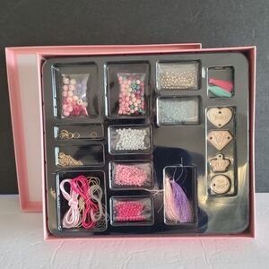 Juicy Couture-Make it real Trendy tassels bracelet making kit